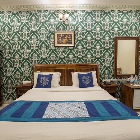 Hotel Royal Pratap Niwas Udaipur Buitenkant foto
