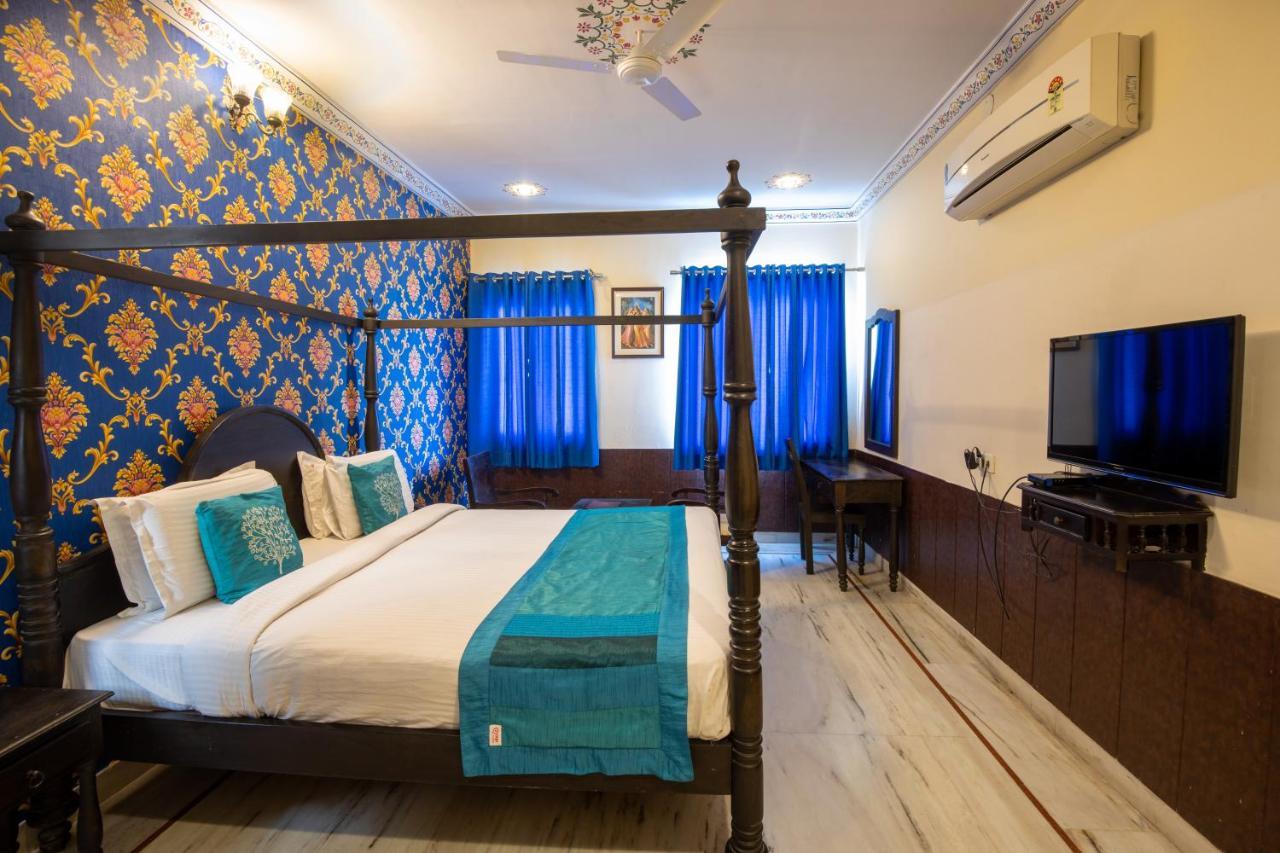 Hotel Royal Pratap Niwas Udaipur Buitenkant foto