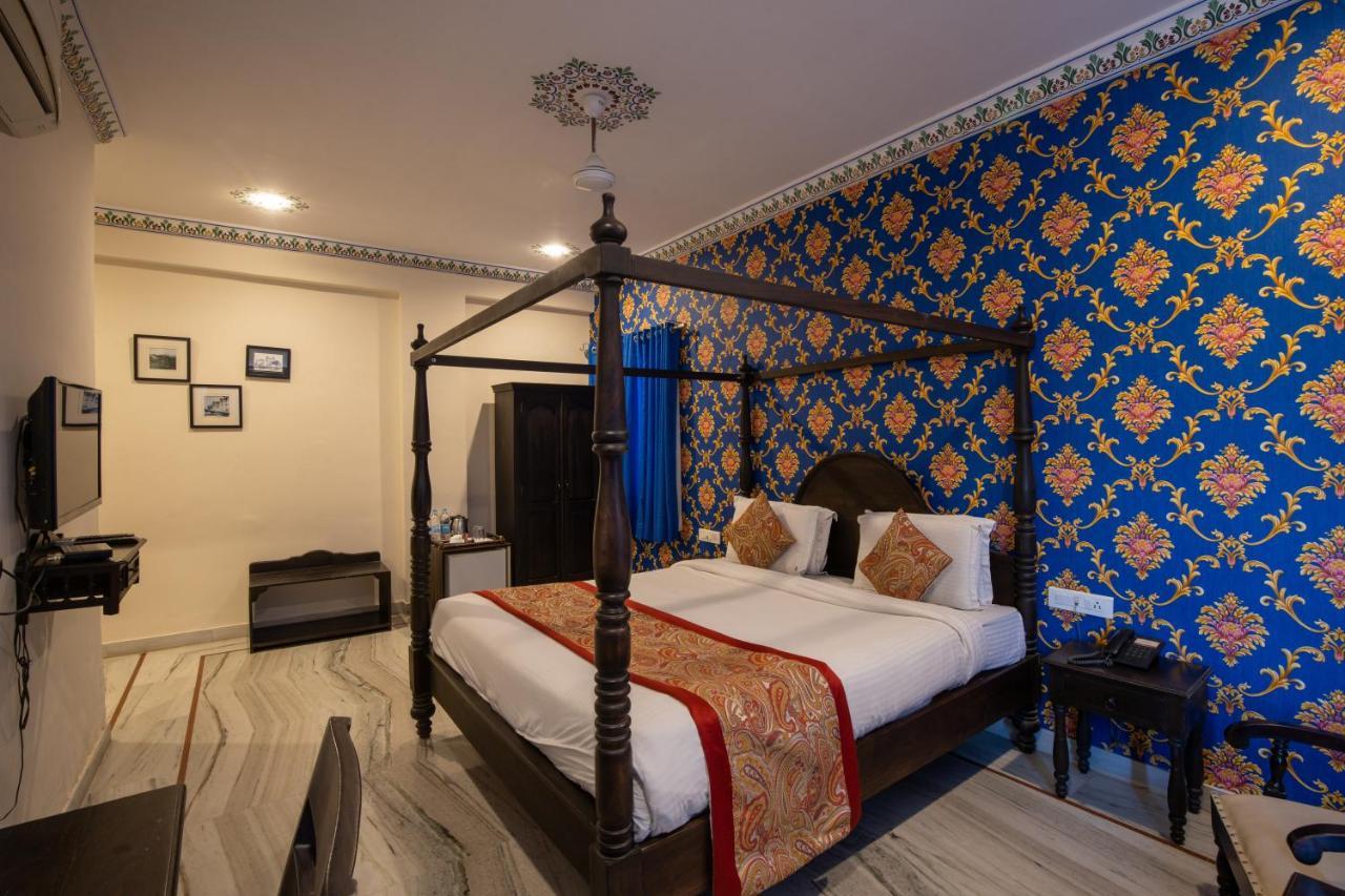 Hotel Royal Pratap Niwas Udaipur Buitenkant foto