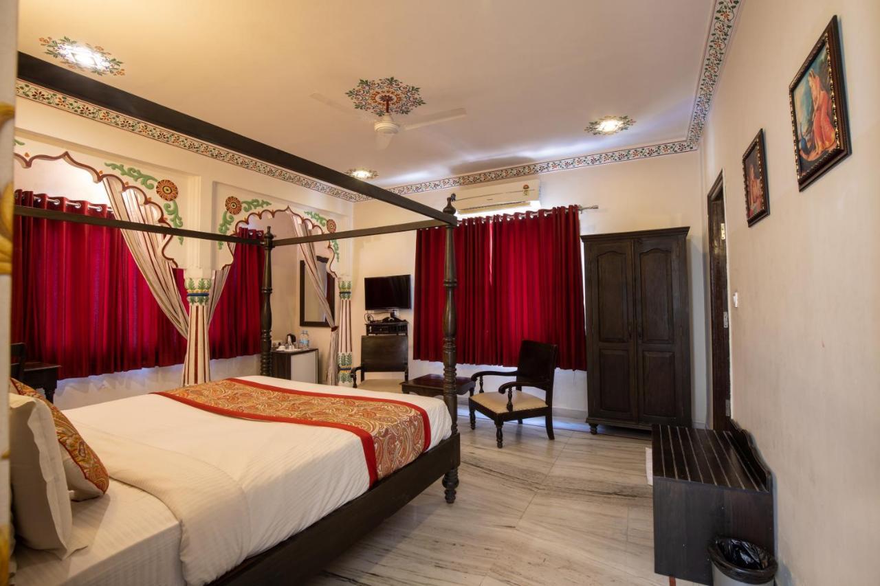 Hotel Royal Pratap Niwas Udaipur Buitenkant foto