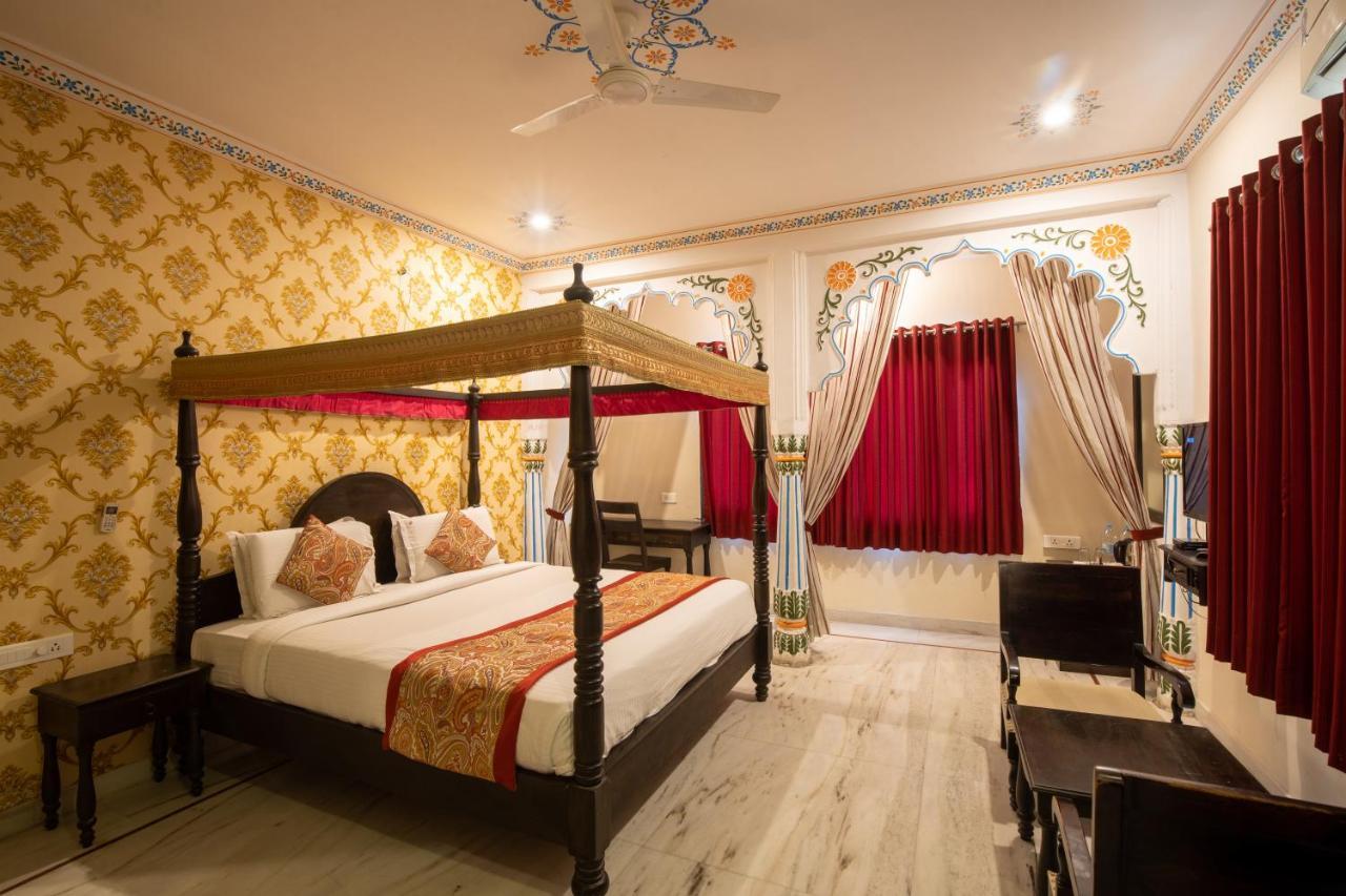 Hotel Royal Pratap Niwas Udaipur Buitenkant foto