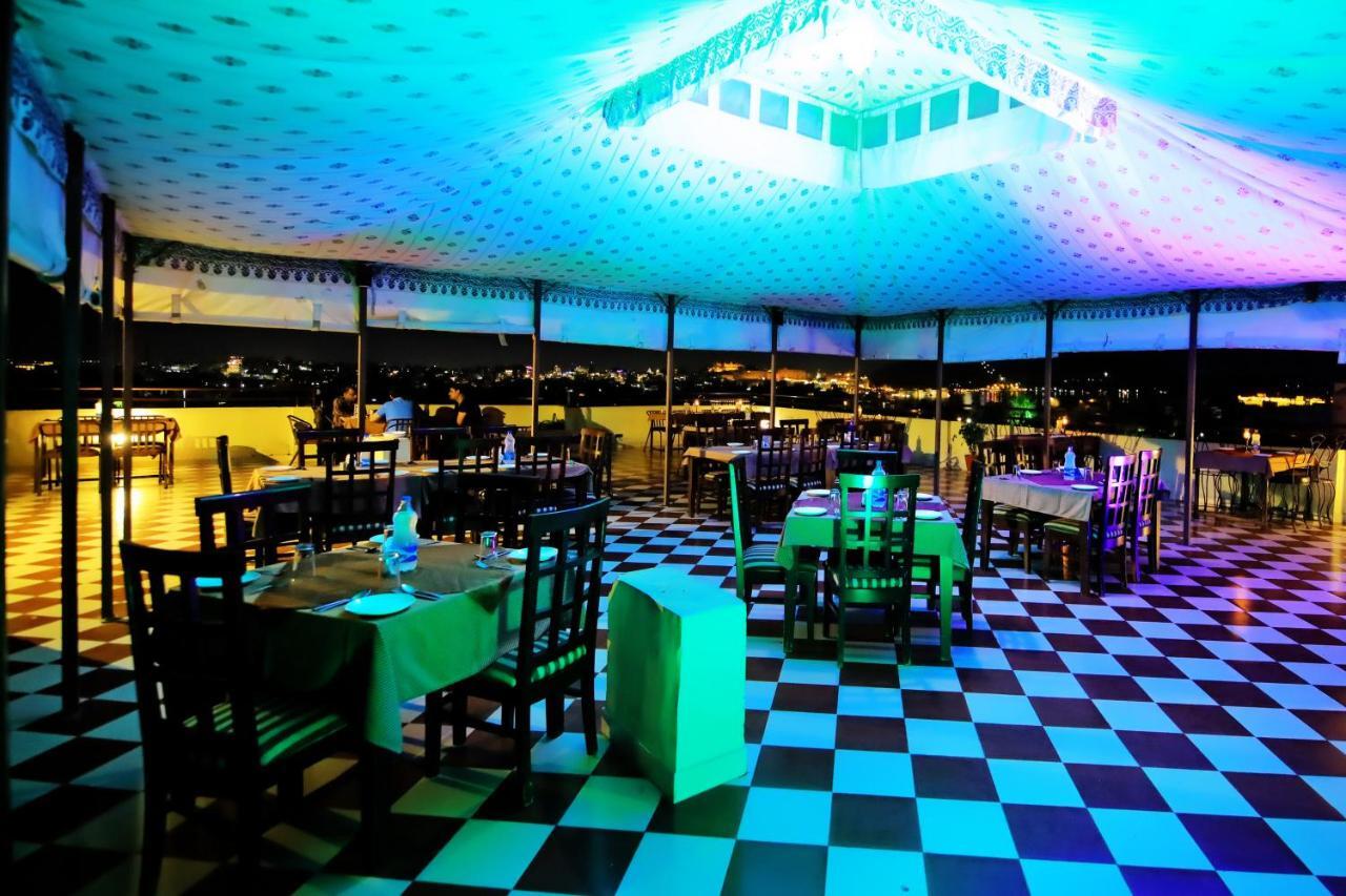 Hotel Royal Pratap Niwas Udaipur Buitenkant foto